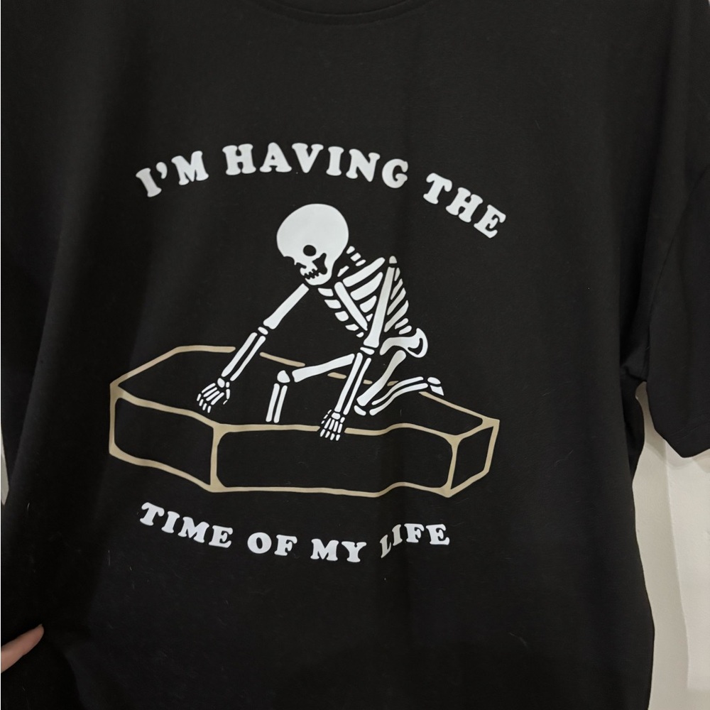 ROMWE Black Tee with Skeleton Graphic